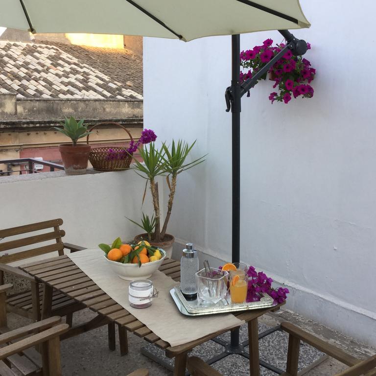 Case Vacanze Le Rose Villa Noto Bagian luar foto