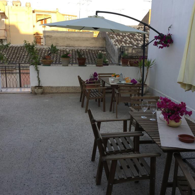 Case Vacanze Le Rose Villa Noto Bagian luar foto