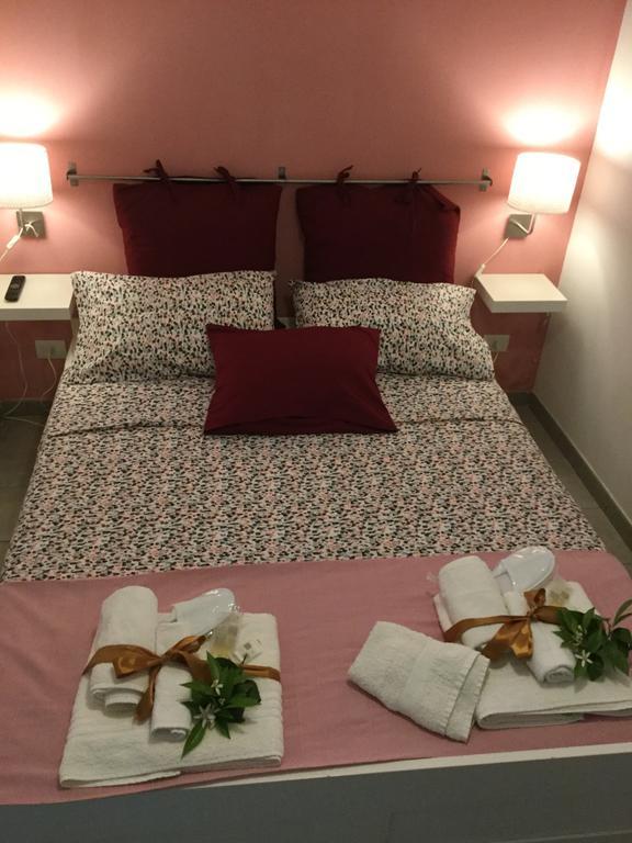 Case Vacanze Le Rose Villa Noto Bagian luar foto